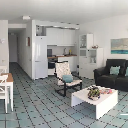 First Line Luxury Apartamento *